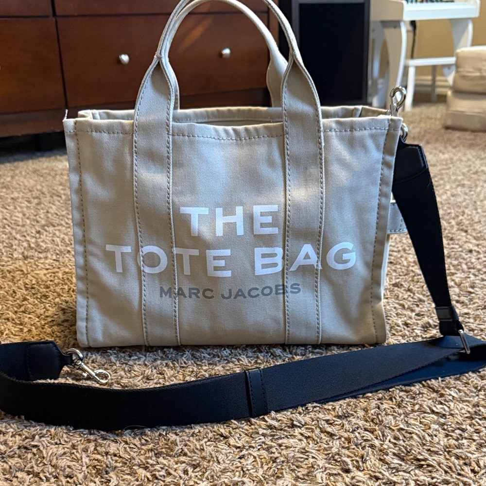 Marc Jacobs Tan Tote Bag with Black Strap - Picture 1 of 4